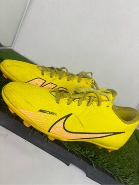Nike Mercurial Vapor 15 Club MG Lucent Pack Cleats Men Size 7 Sunset Yellow